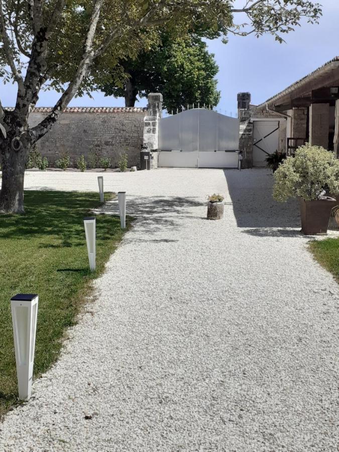Bed and Breakfast Campagne Ocean Montroy Экстерьер фото